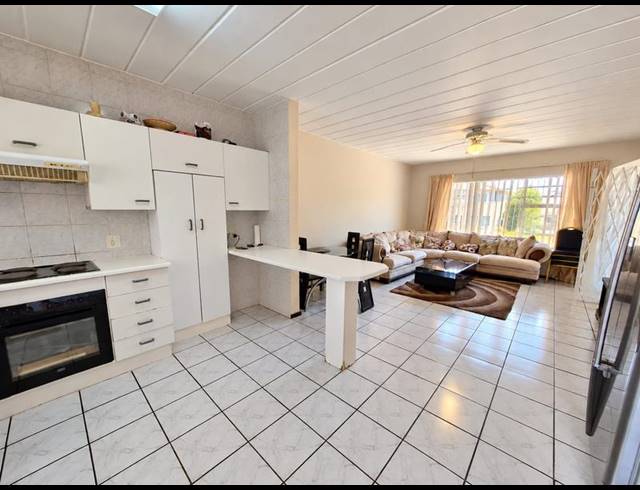 2 BEDROOM APARTMENT FOR SALE IN RANDHART
